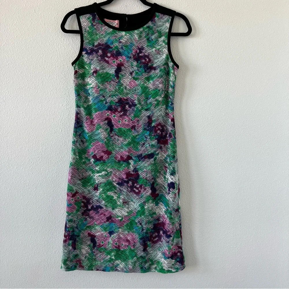 Phoebe Couture Mutlicolor Floral Lace Overlay Sleeveless Shift Dress
